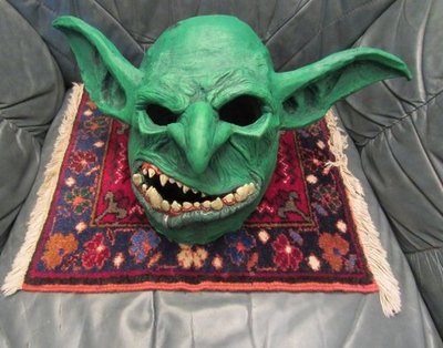 In eine ähnliche Richtung sollte die Maske gehen